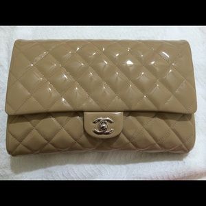 ❤️SOLD❤️Chanel Timeless clutch with chain